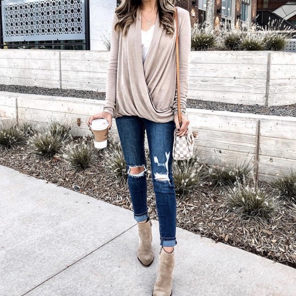 all in favor Tops - ALL IN FAVOR Knit Surplice Drape Top LARGE NWT